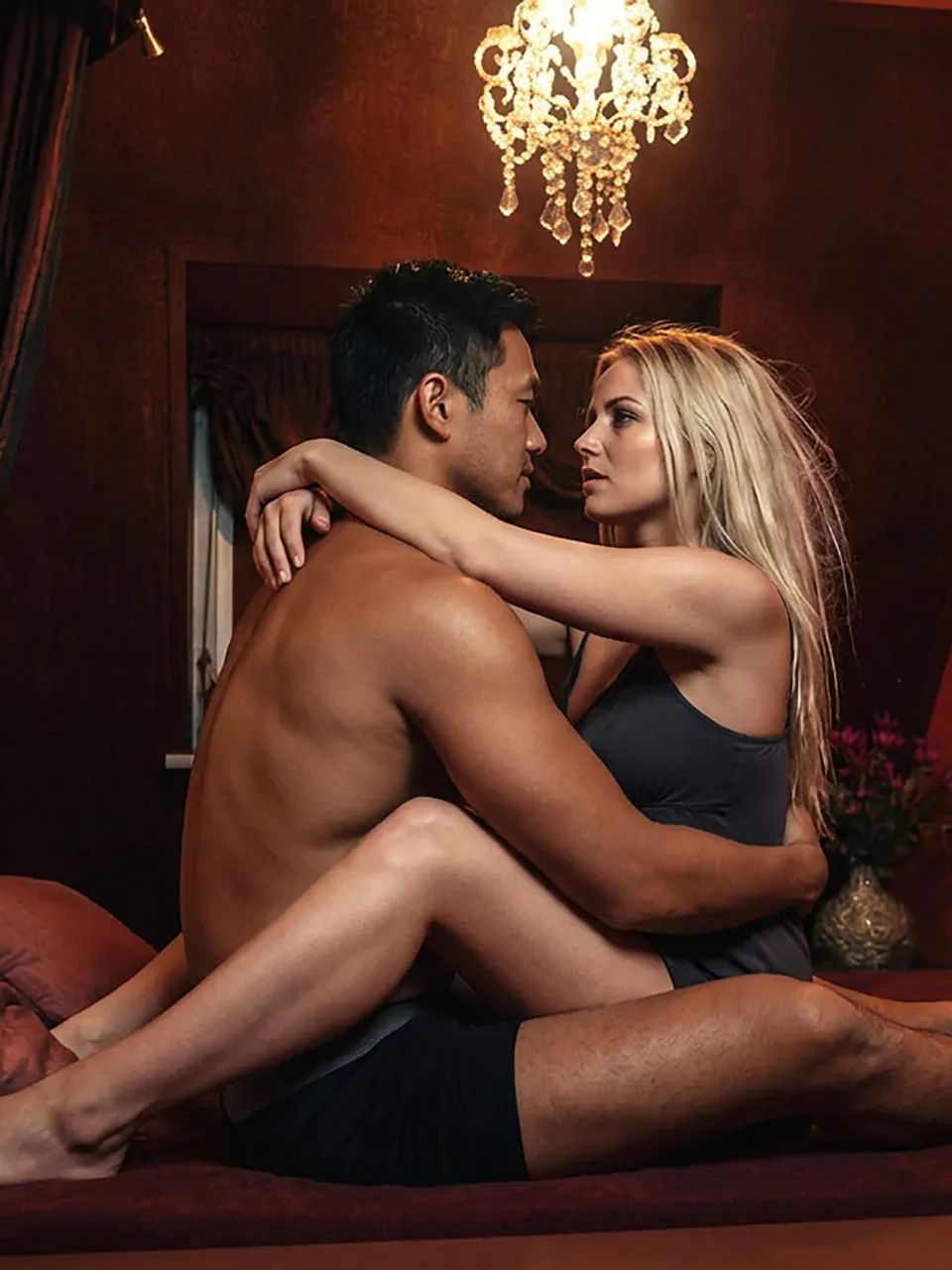 privekamer huren net zoals dit vurig stel op date in Kamer 4 van Lovehotel Eindhoven